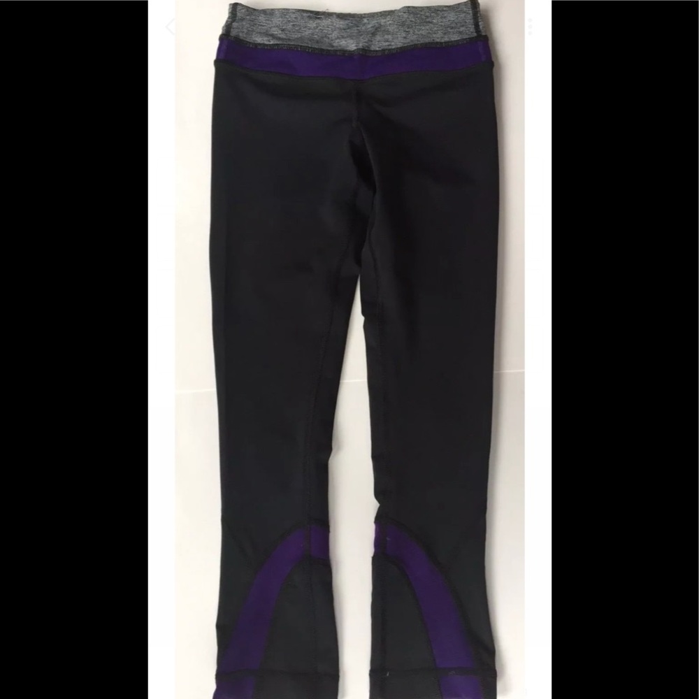 Lululemon mid rise capris. Size 2US. Excellent UC